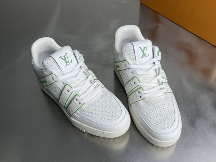 l0*is V*t0n lv trainer lvt-226