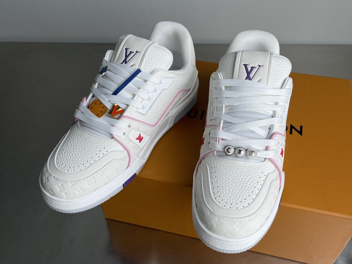 l0*is V*t0n lv trainer lvt-224