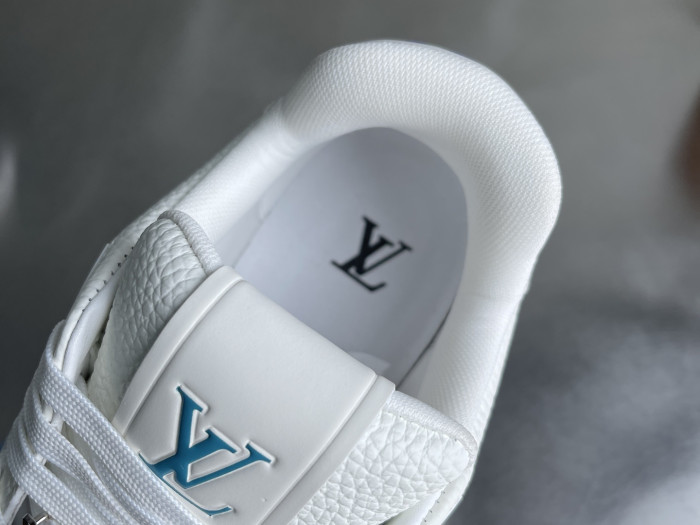 l0*is V*t0n lv trainer lvt-223