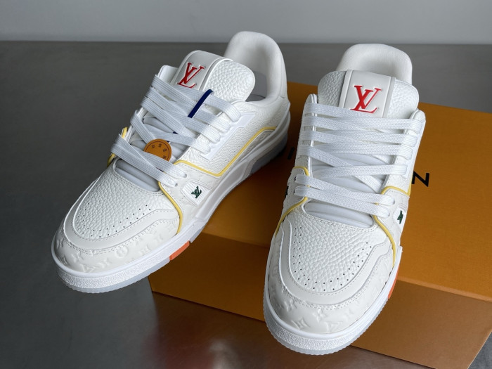 l0*is V*t0n lv trainer lvt-221