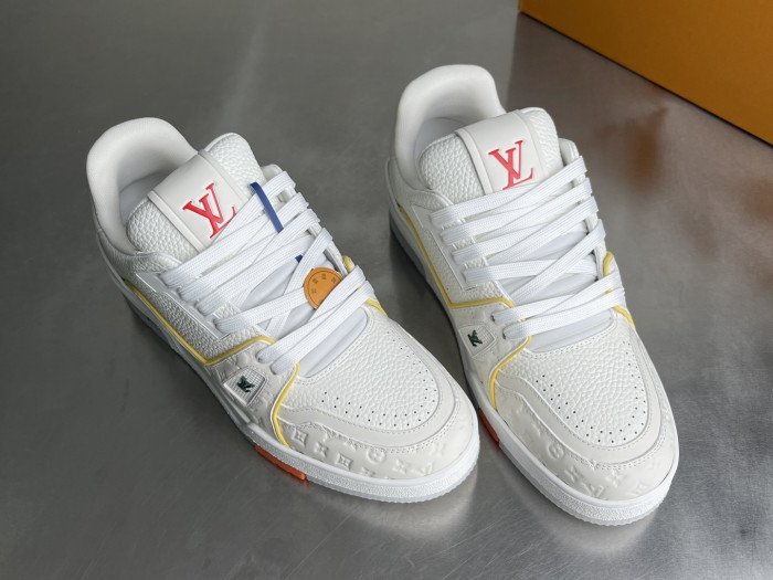 l0*is V*t0n lv trainer lvt-221