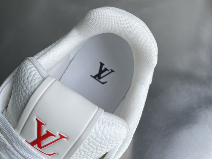 l0*is V*t0n lv trainer lvt-221