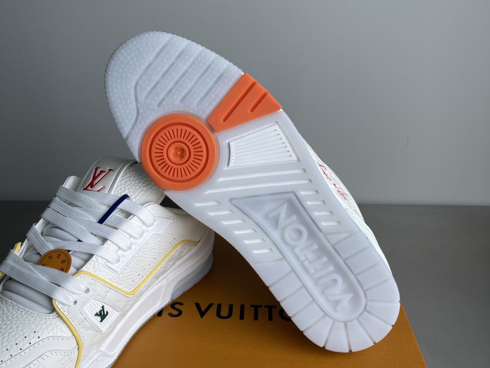 l0*is V*t0n lv trainer lvt-221