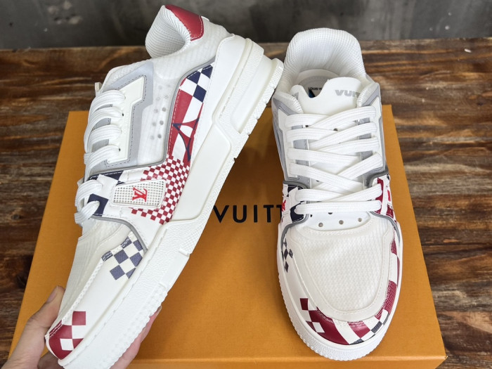 l0*is V*t0n lv trainer lvt-220