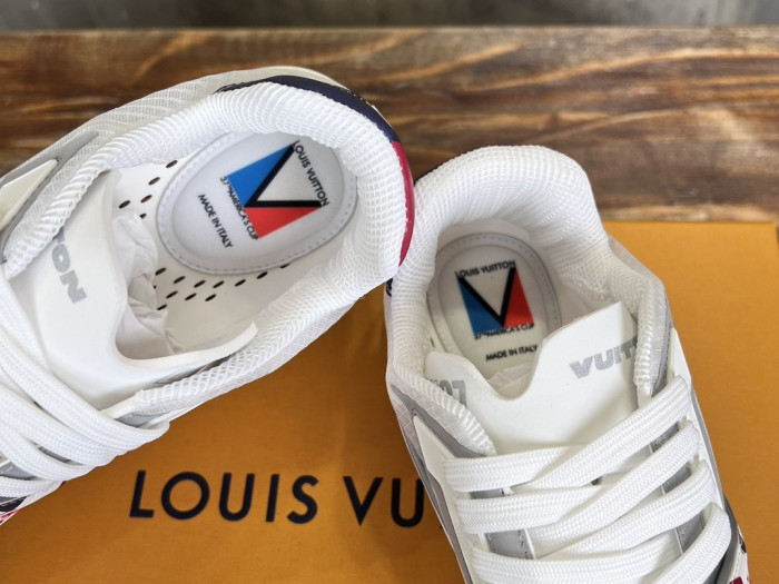 l0*is V*t0n lv trainer lvt-220