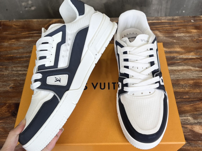 l0*is V*t0n lv trainer lvt-219