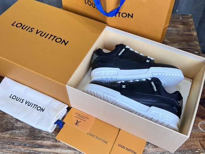 l0*is V*t0n lv trainer lvt-217
