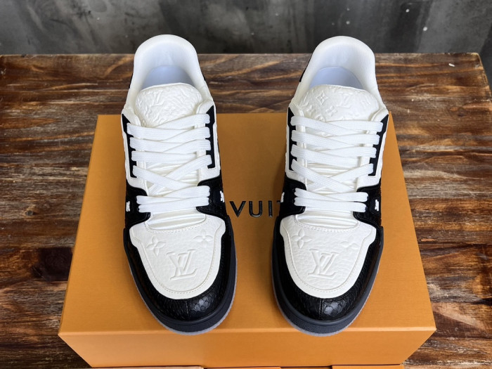 l0*is V*t0n lv trainer lvt-216