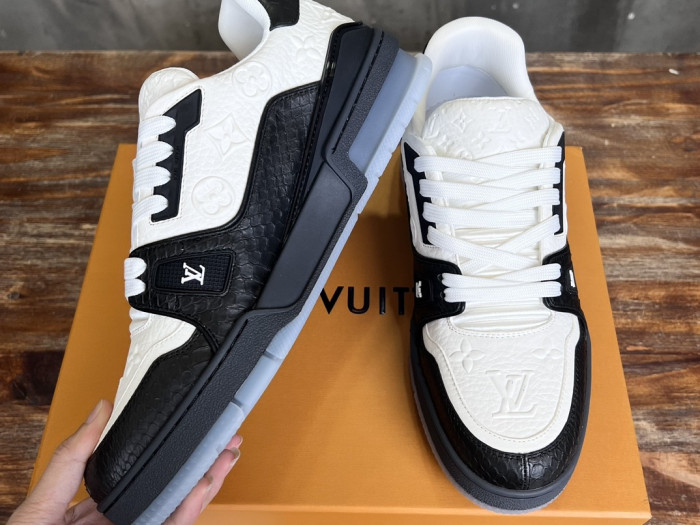 l0*is V*t0n lv trainer lvt-216