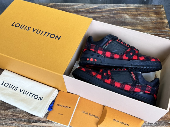 l0*is V*t0n lv trainer lvt-212