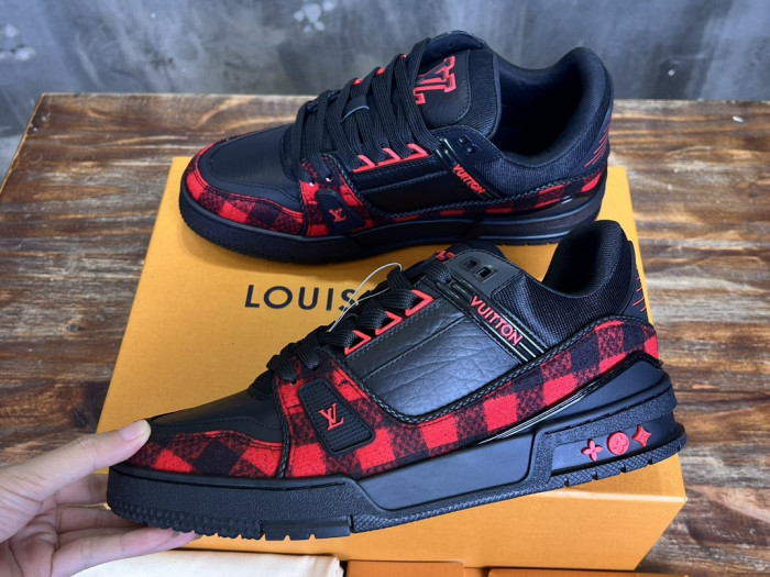 l0*is V*t0n lv trainer lvt-212