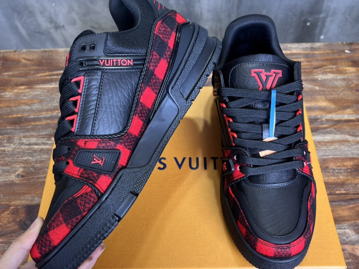 l0*is V*t0n lv trainer lvt-212