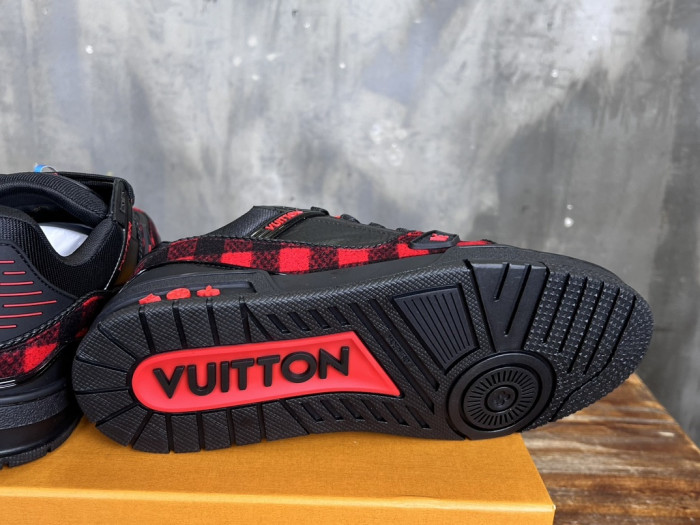 l0*is V*t0n lv trainer lvt-212